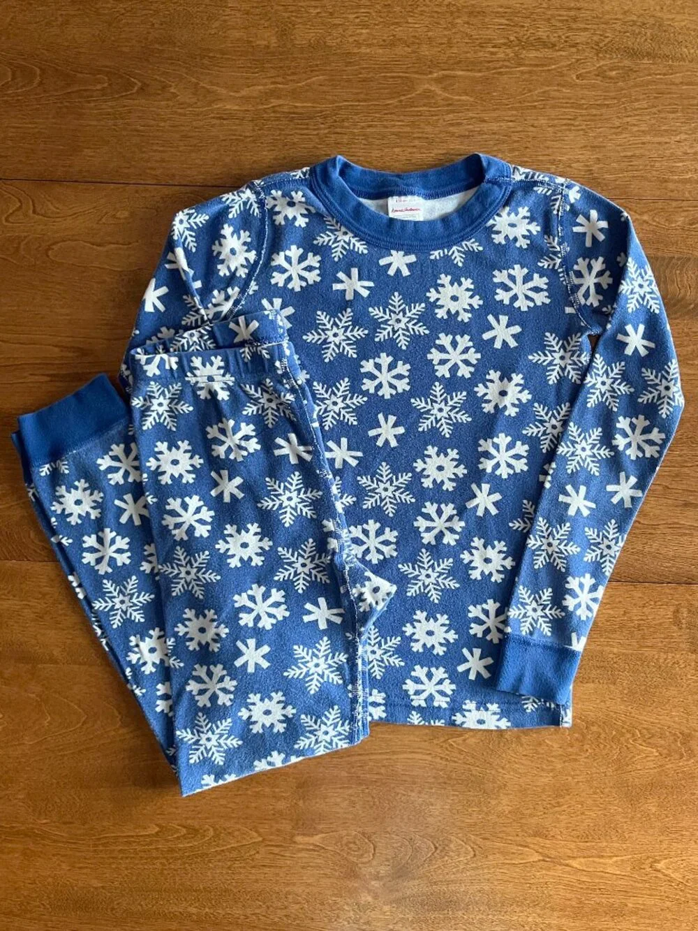 Hanna Andersson blue snowflake pajamas 130